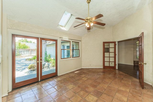 534 E Mariners Circle, Fresno, CA 93730