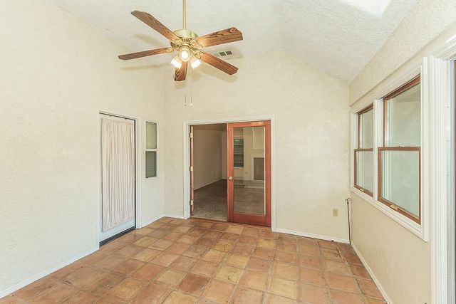 534 E Mariners Circle, Fresno, CA 93730