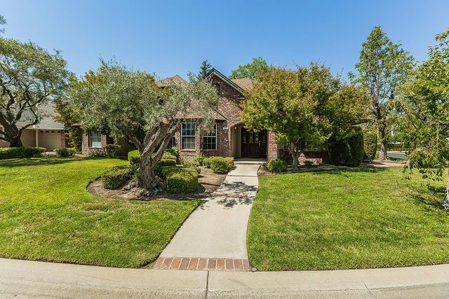 534 E Mariners Circle, Fresno, CA 93730