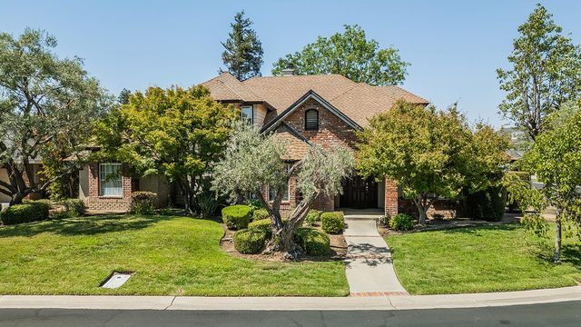 534 E Mariners Circle, Fresno, CA 93730