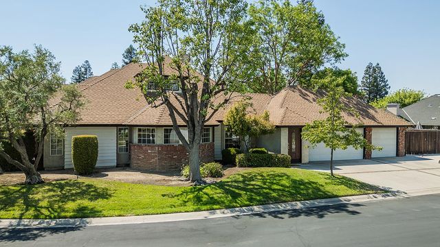 534 E Mariners Circle, Fresno, CA 93730