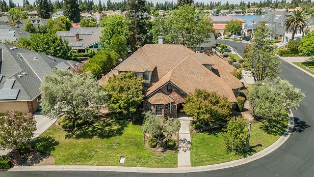 534 E Mariners Circle, Fresno, CA 93730