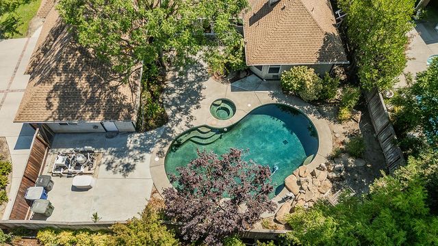 534 E Mariners Circle, Fresno, CA 93730
