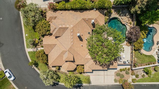 534 E Mariners Circle, Fresno, CA 93730
