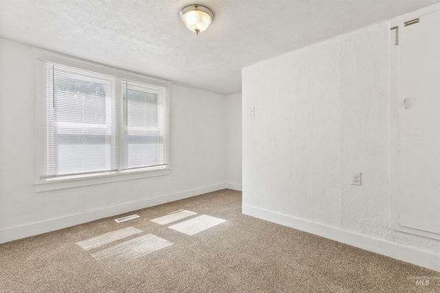 127 Shoshone Ave, Nampa, ID 83651