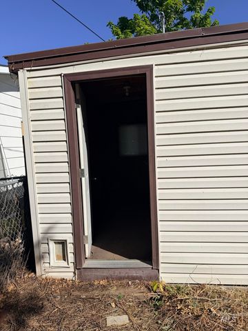 127 Shoshone Ave, Nampa, ID 83651