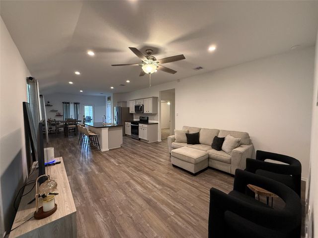 5607 Redstone Gardens Drive, Spring, TX 77373