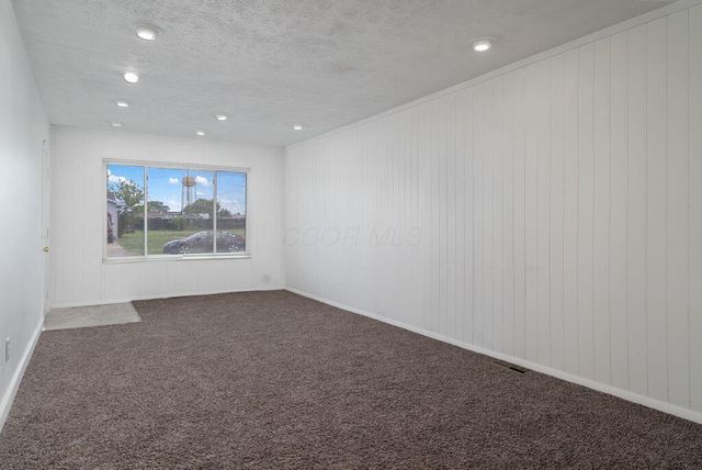 2156 Bridlewood Boulevard, Obetz, OH 43207