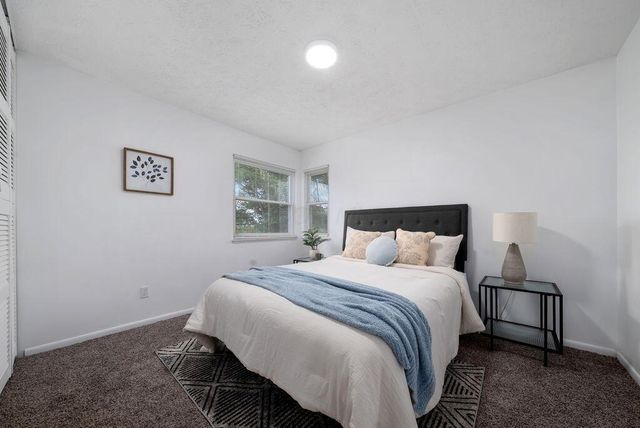 2156 Bridlewood Boulevard, Obetz, OH 43207