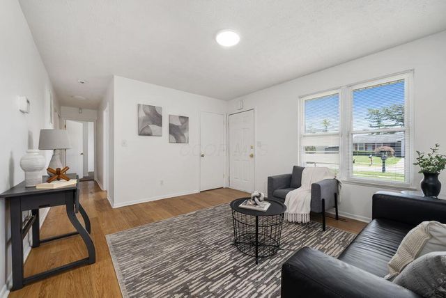 2156 Bridlewood Boulevard, Obetz, OH 43207