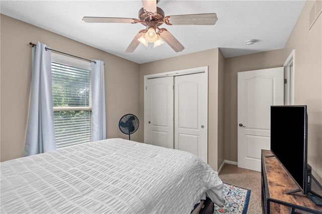 405 SW Gentry Lane, Lee's Summit, MO 64081