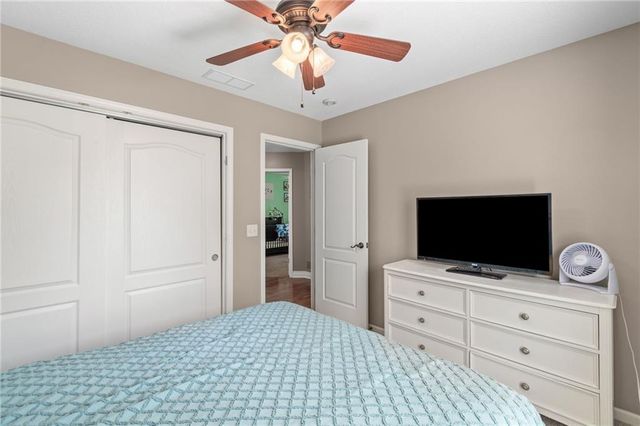 405 SW Gentry Lane, Lee's Summit, MO 64081