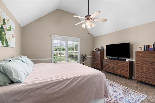 405 SW Gentry Lane, Lee's Summit, MO 64081
