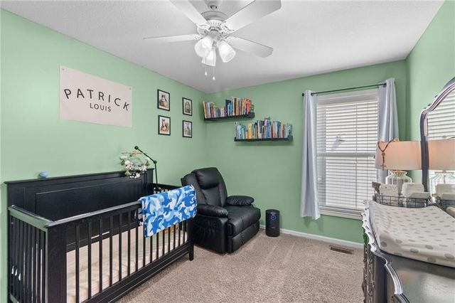 405 SW Gentry Lane, Lee's Summit, MO 64081