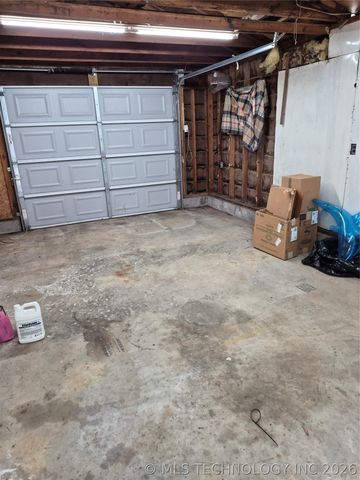 316 NW 6th, Checotah, OK 74426