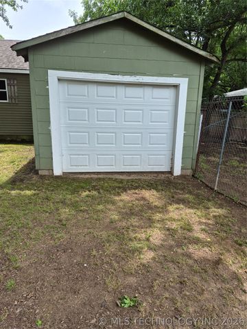 316 NW 6th, Checotah, OK 74426