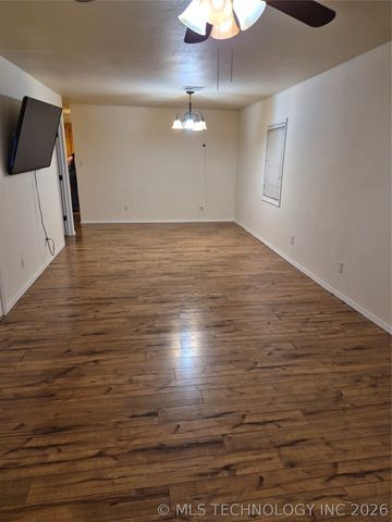 316 NW 6th, Checotah, OK 74426