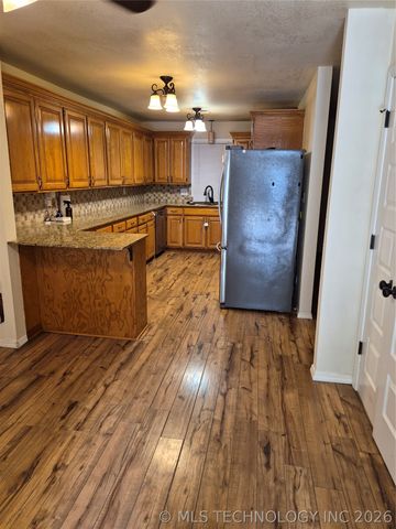 316 NW 6th, Checotah, OK 74426