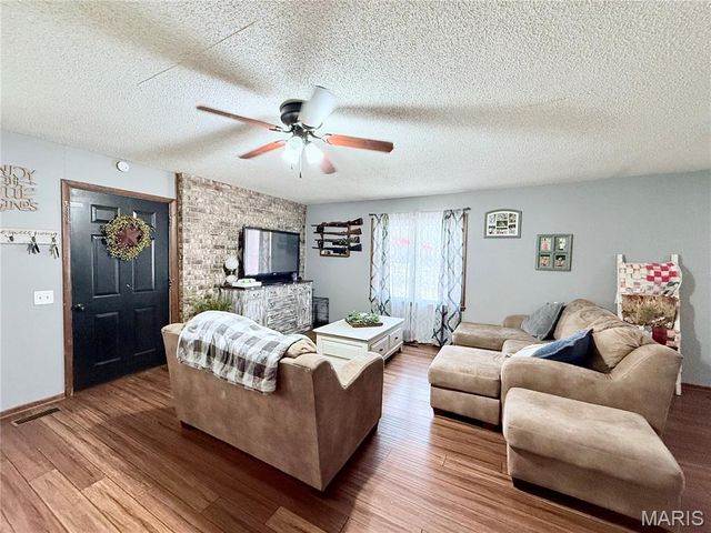 430 N Fredrick Street, Houston, MO 65483