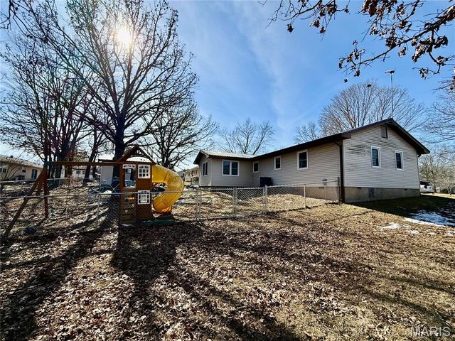 430 N Fredrick Street, Houston, MO 65483