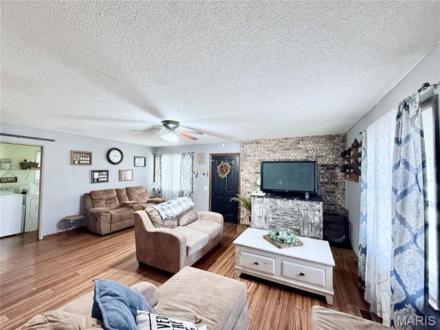 430 N Fredrick Street, Houston, MO 65483