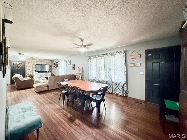 430 N Fredrick Street, Houston, MO 65483