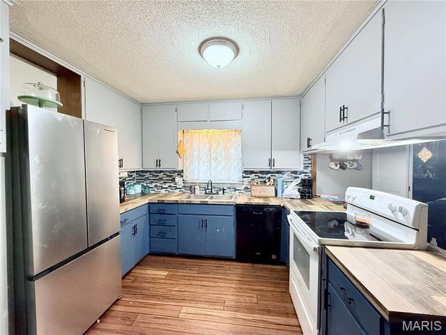 430 N Fredrick Street, Houston, MO 65483