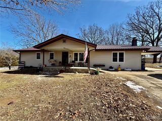 430 N Fredrick Street, Houston, MO 65483