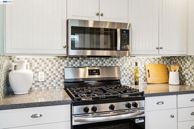 10907 Julius St, Oakland, CA 94605