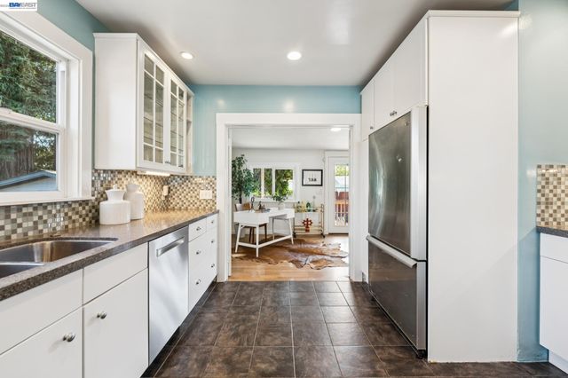 10907 Julius St, Oakland, CA 94605