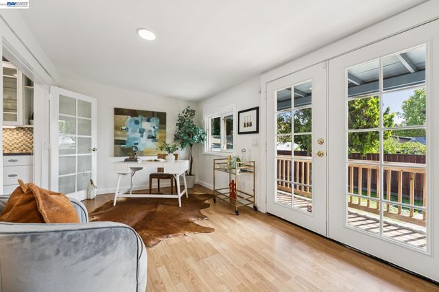 10907 Julius St, Oakland, CA 94605