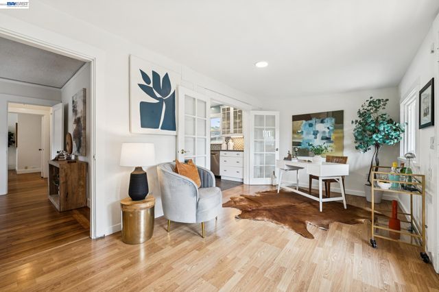 10907 Julius St, Oakland, CA 94605