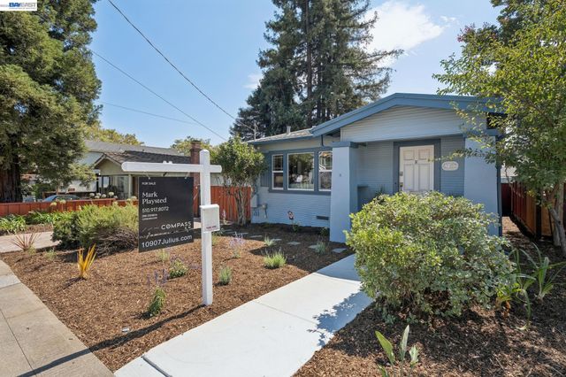 10907 Julius St, Oakland, CA 94605