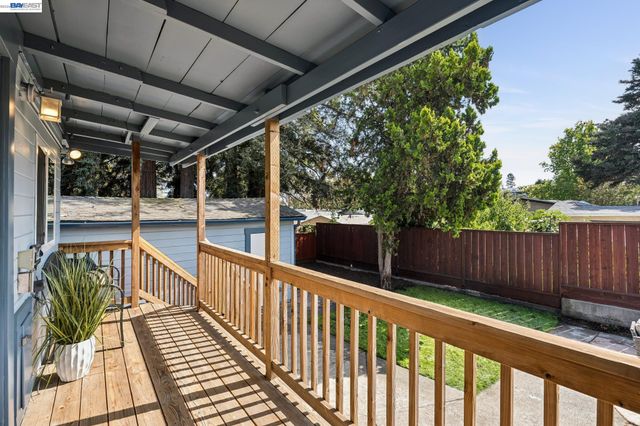 10907 Julius St, Oakland, CA 94605