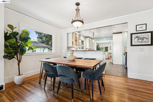 10907 Julius St, Oakland, CA 94605