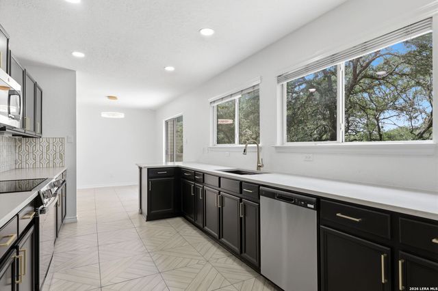 10423 Medio Crk, San Antonio, TX 78245