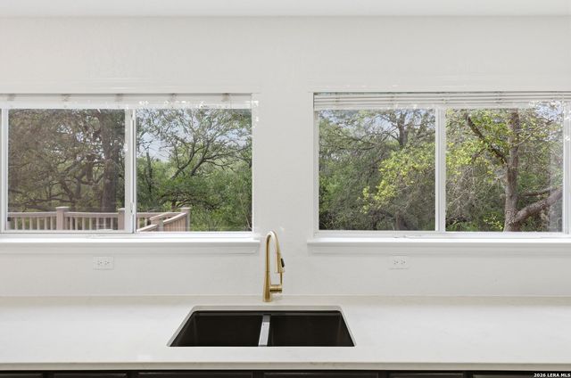 10423 Medio Crk, San Antonio, TX 78245