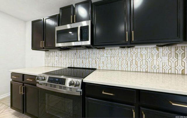 10423 Medio Crk, San Antonio, TX 78245