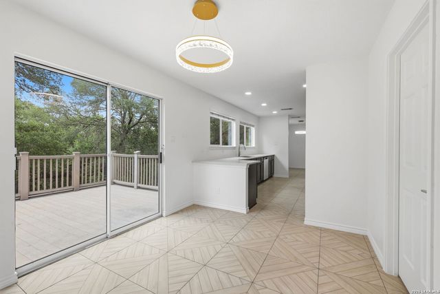 10423 Medio Crk, San Antonio, TX 78245