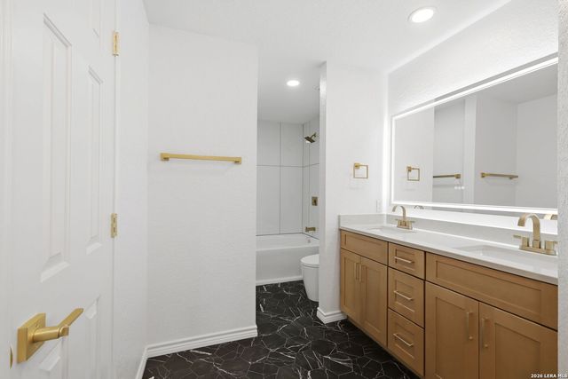 10423 Medio Crk, San Antonio, TX 78245