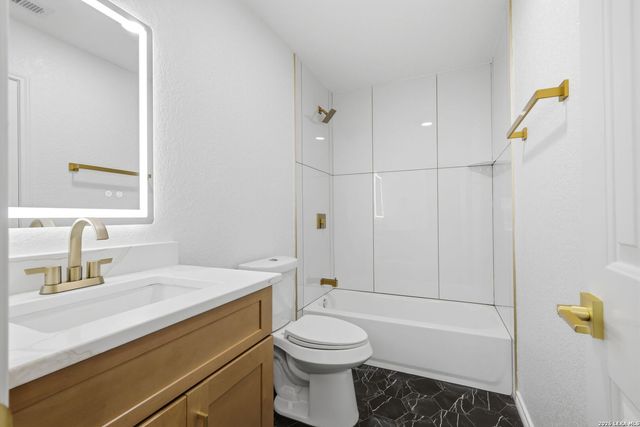 10423 Medio Crk, San Antonio, TX 78245