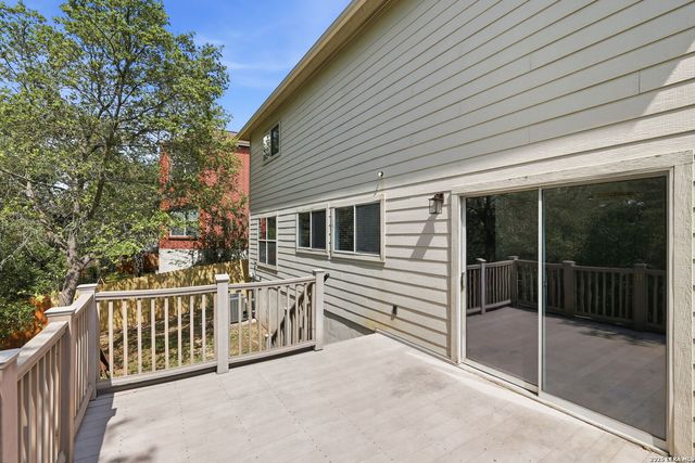 10423 Medio Crk, San Antonio, TX 78245