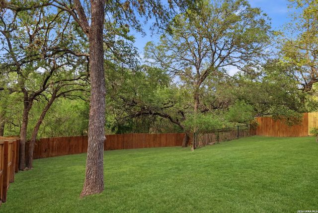 10423 Medio Crk, San Antonio, TX 78245