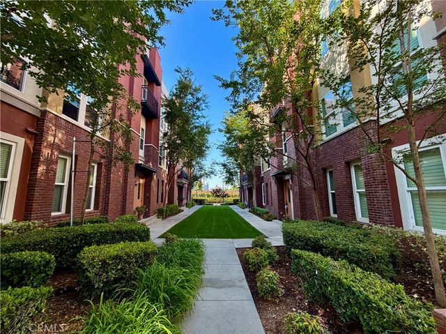 628 W 1st, Claremont, CA 91711