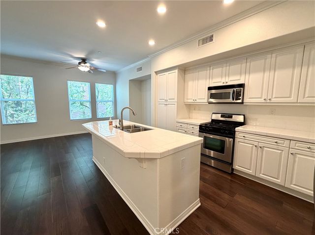 628 W 1st, Claremont, CA 91711