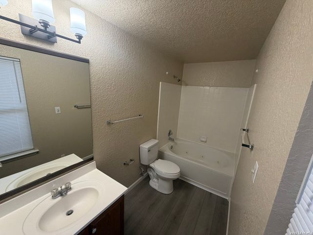 7822 Hedrick Farm, San Antonio, TX 78239