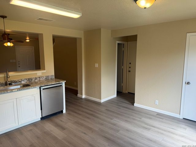 7822 Hedrick Farm, San Antonio, TX 78239