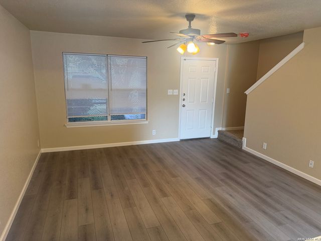 7822 Hedrick Farm, San Antonio, TX 78239