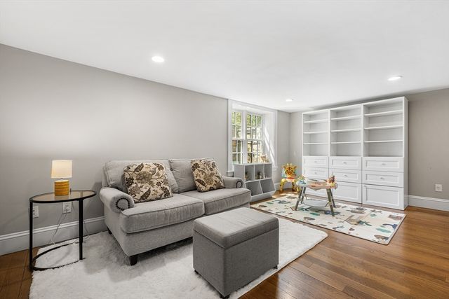 2 Brattle Circle 2, Cambridge, MA 02138