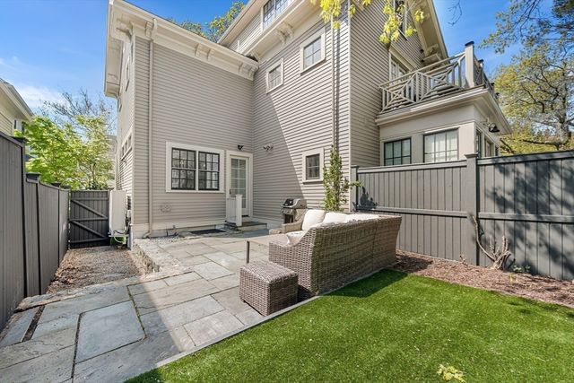 2 Brattle Circle 2, Cambridge, MA 02138